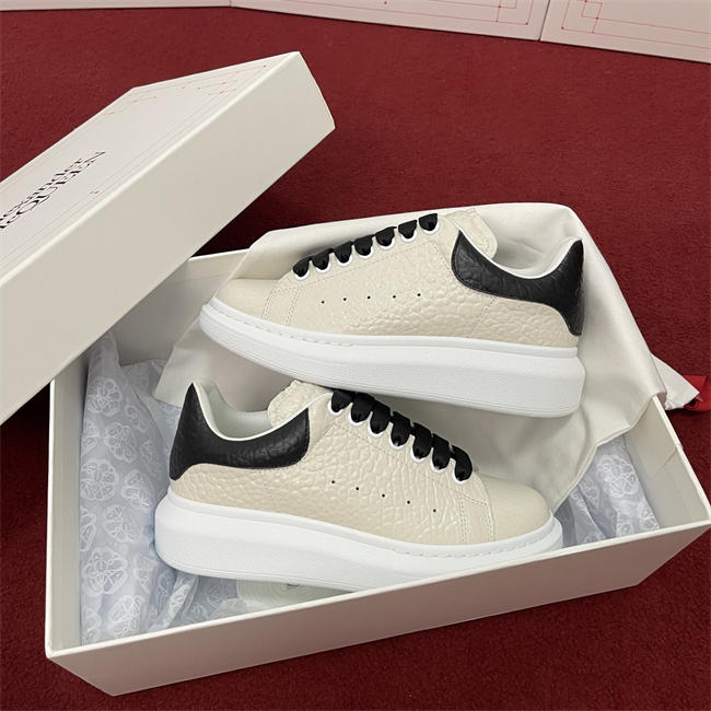 Mcqv*en sneaker