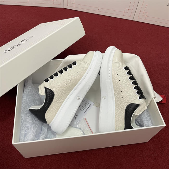 Mcqv*en sneaker