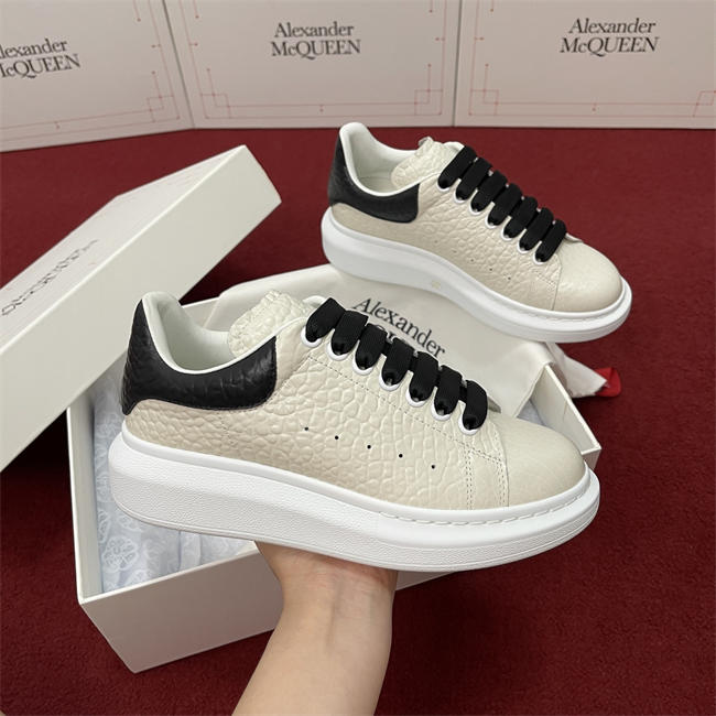 Mcqv*en sneaker