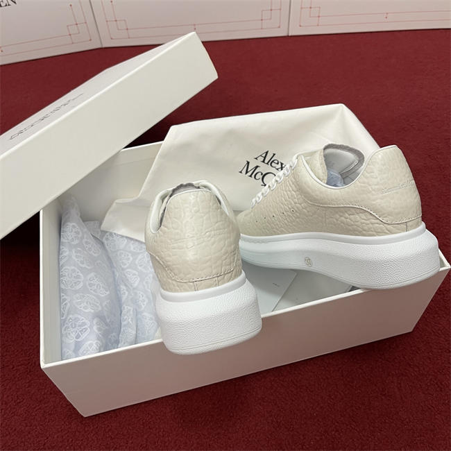 Mcqv*en sneaker