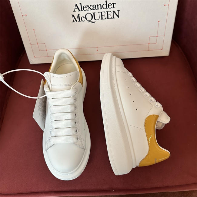 Mcqv*en sneaker