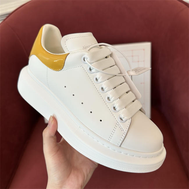 Mcqv*en sneaker