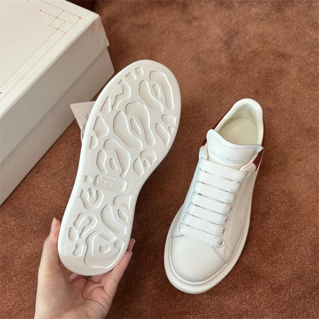 Mcqv*en sneaker