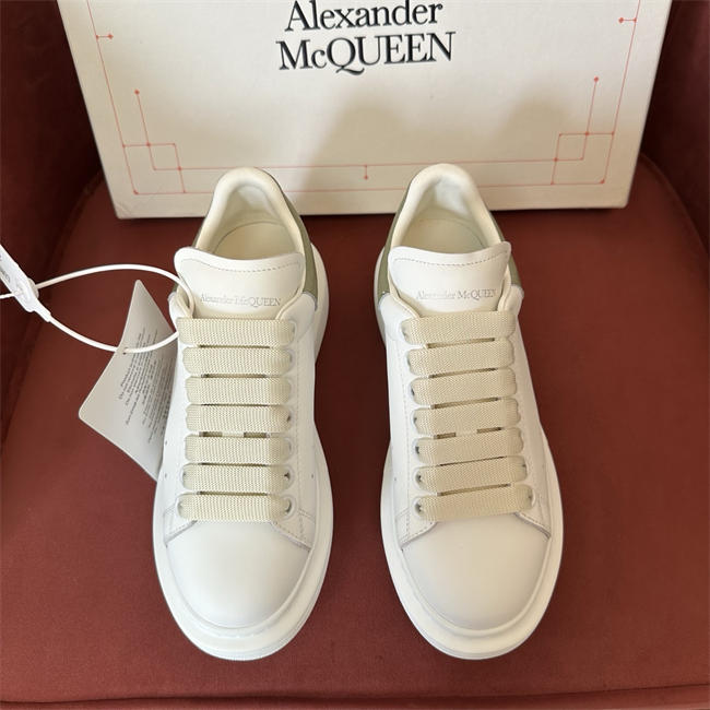 Mcqv*en sneaker