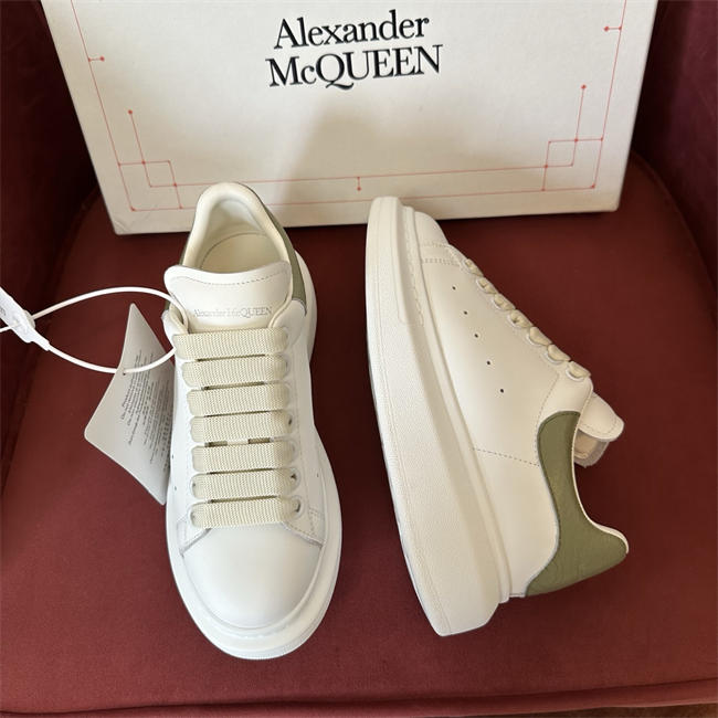 Mcqv*en sneaker