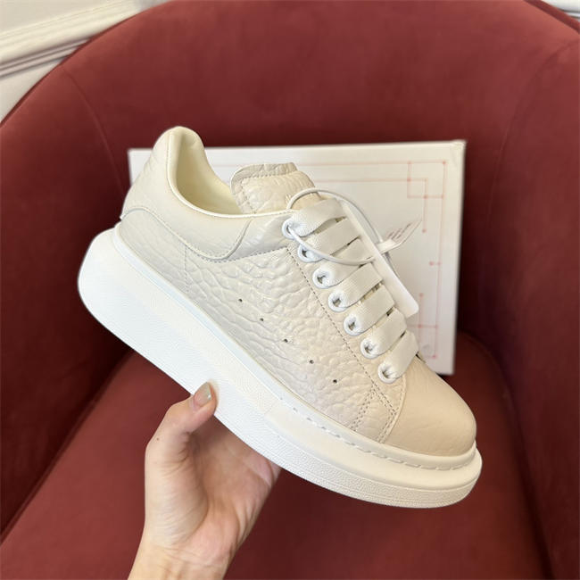 Mcqv*en sneaker