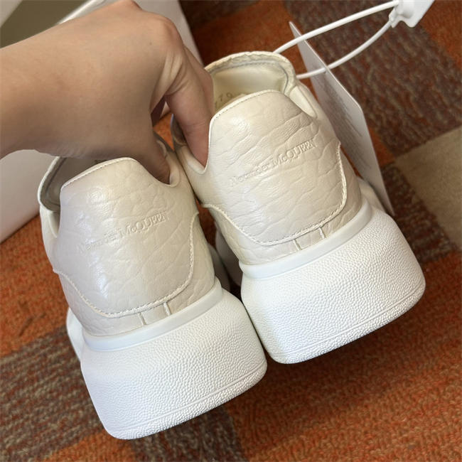 Mcqv*en sneaker