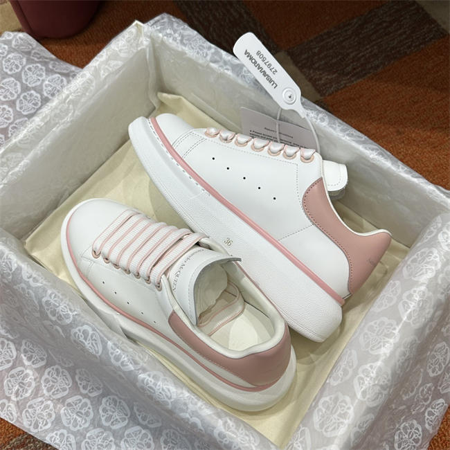 Mcqv*en sneaker