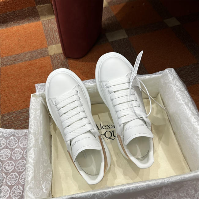 Mcqv*en sneaker