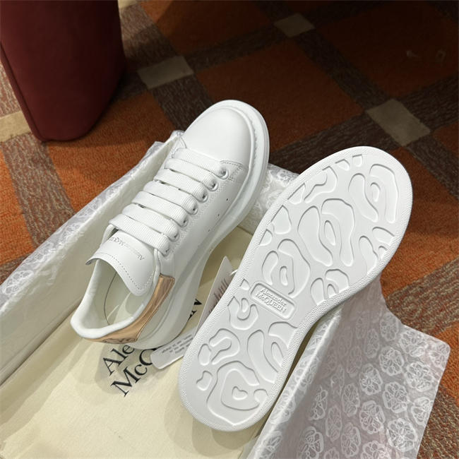 Mcqv*en sneaker