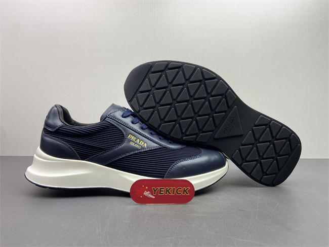 Pra*a sneaker