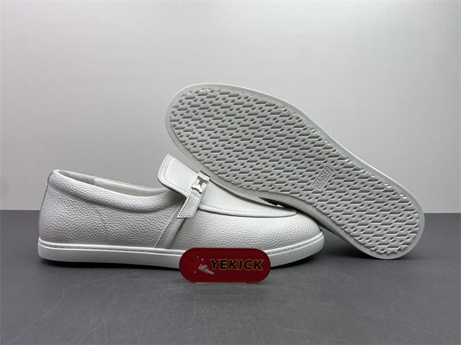 H**me5 sneaker